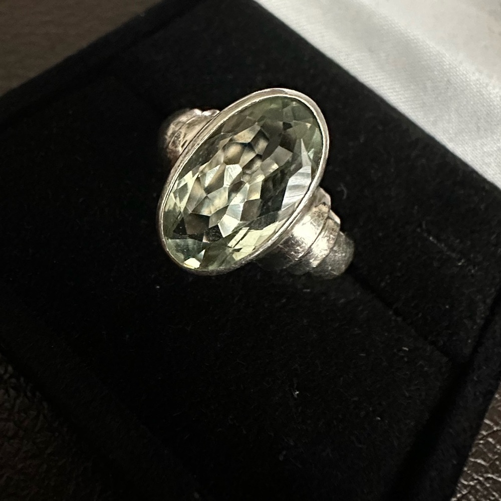EUC .925 Sterling Silver Prasiolite ring